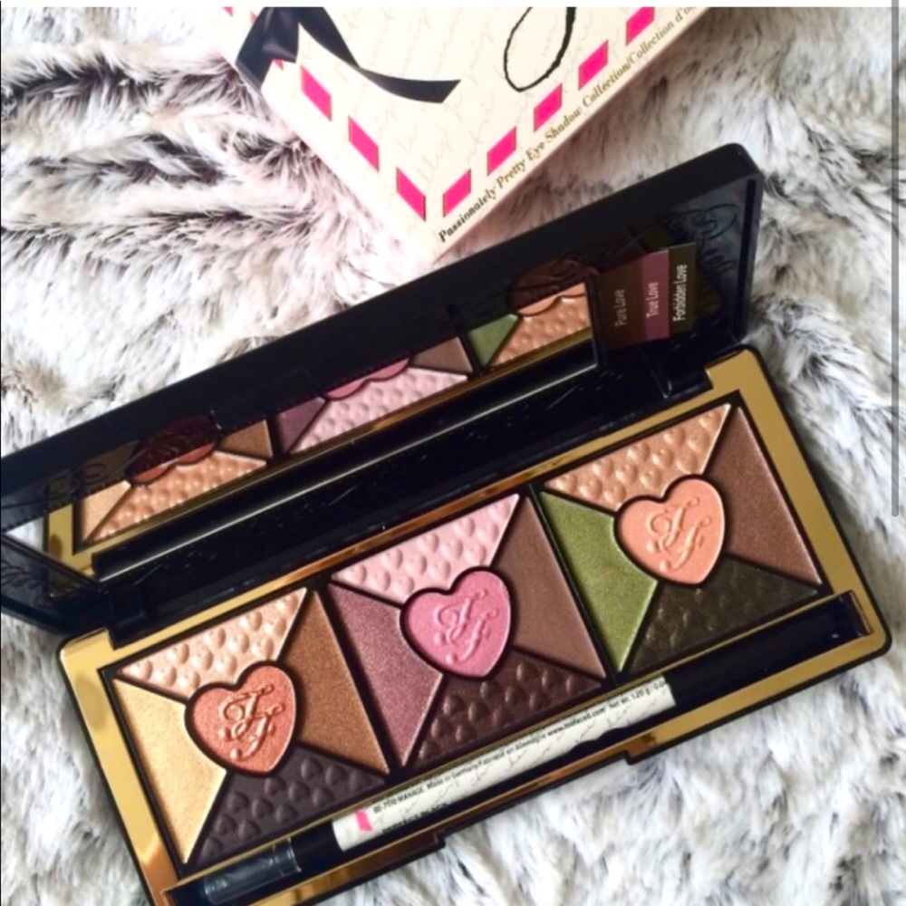 Too faced love eyeshadow palette